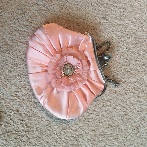 Cute pink flower clutch - Picture 1 of 1